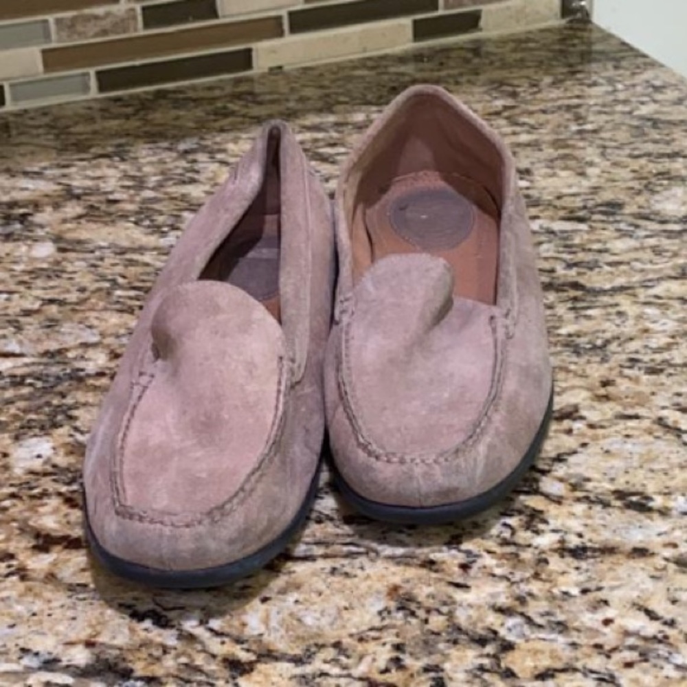 Suede tan Hush Puppies loafers